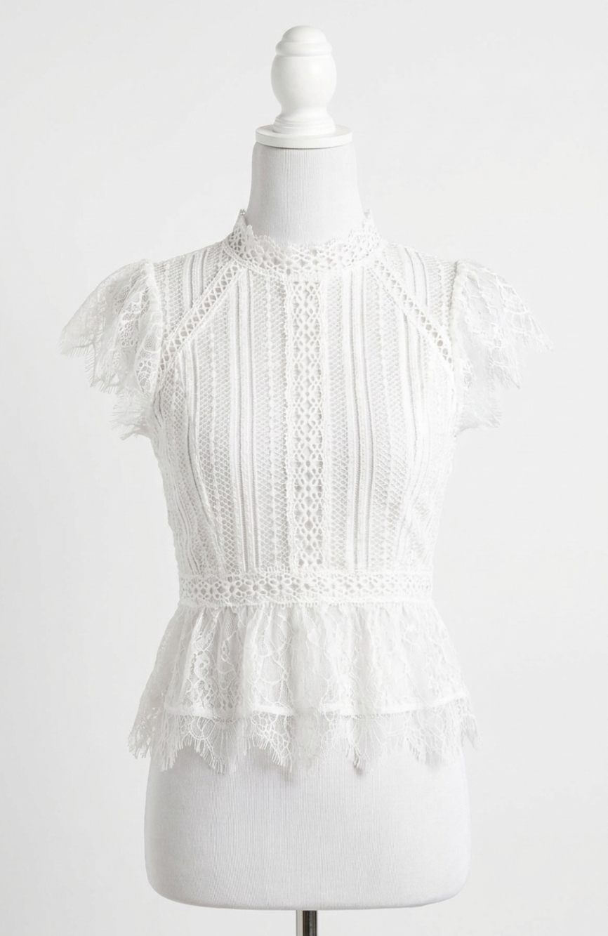 NEW STRUT & BOLT scallop lace top in off white